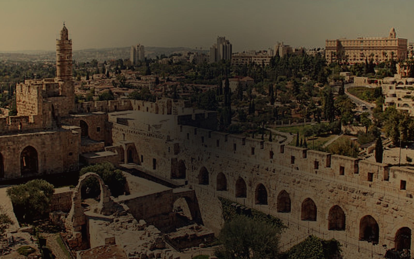 Ciudad de David. Estratos, sellos y estructuras que sitúan la monarquía davídica en Jerusalén.